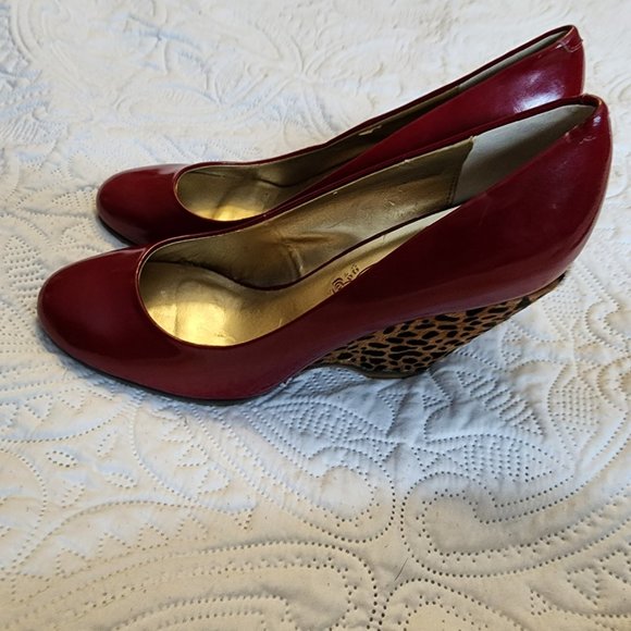 LKNW new never worn Poetic Licence red patent upper leopard calf hair wedge 8.5 - Picture 5 of 7